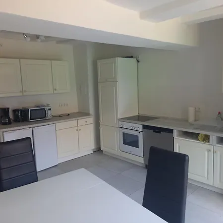 Апартаменты Monteurwohnungen Calden